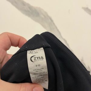 Zyia light and tight capri 8-10